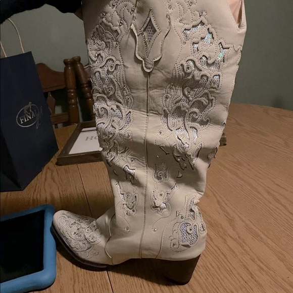Women’s rhinestone wedding cowboy boots - Picture 3 of 5